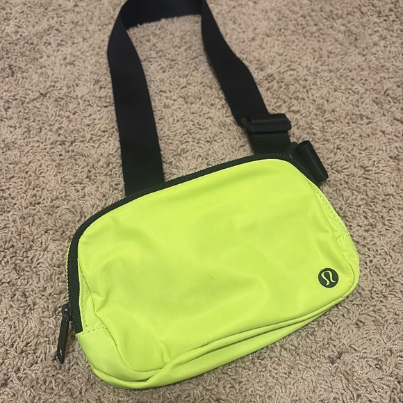 lululemon athletica Handbags - Lululemon fannypack